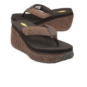Volatile Brown Raffia Island Wedge Thong Women's Sandals Size 8